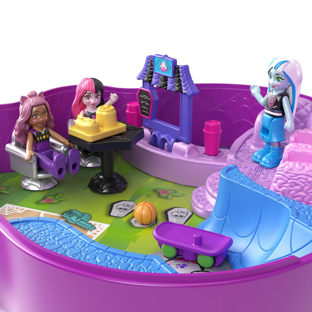Monster High Playset with 3 Micro Dolls & 10 Accessories M986